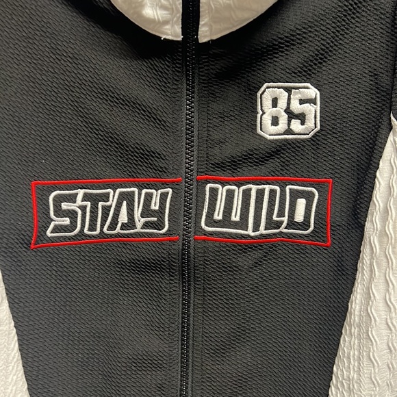 SHEIN EZwear Letter Graphic Two Tone Zip Up Crop Jacket - Small - Picture 8 of 11